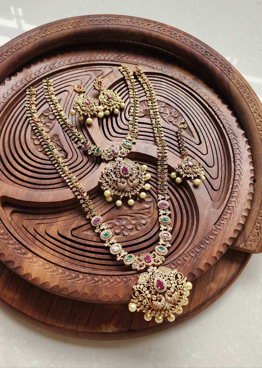Antique Gold-Plated Temple Jewellery Set with Kemp Stones and Pearl Droplets