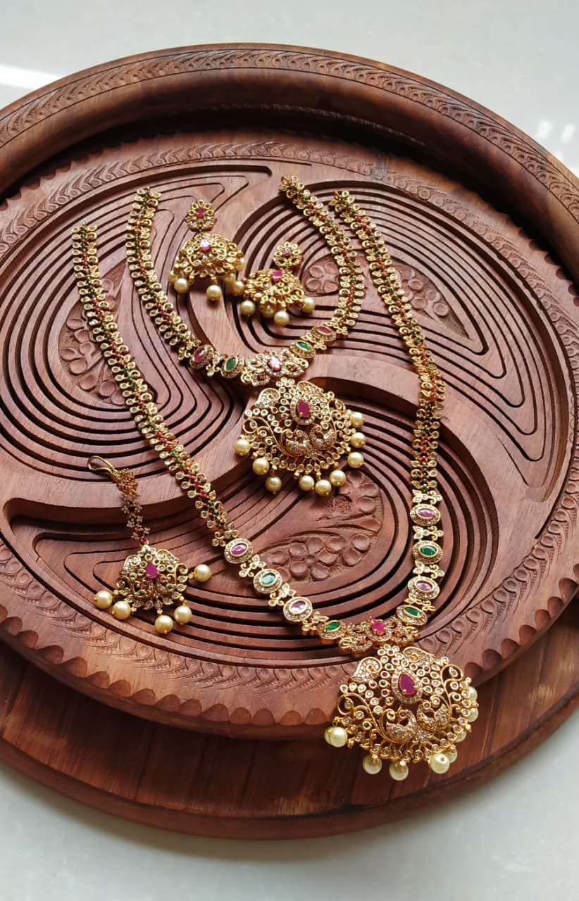 Antique Gold-Plated Temple Jewellery Set with Kemp Stones and Pearl Droplets