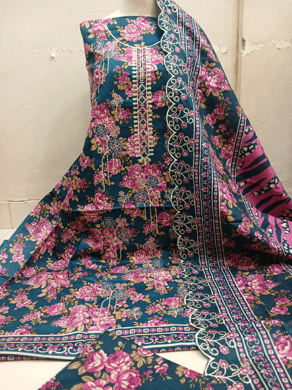 kastoori imbrided lawn suits