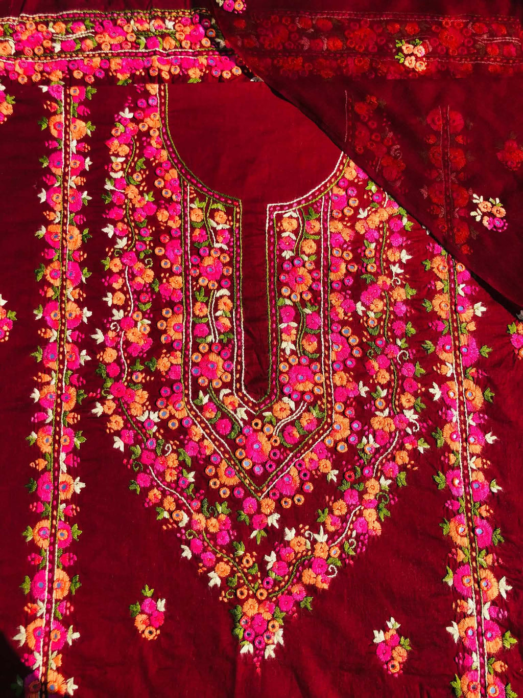 Gull Ahmed Lawn Multani Karhai With Shifoon Dubata