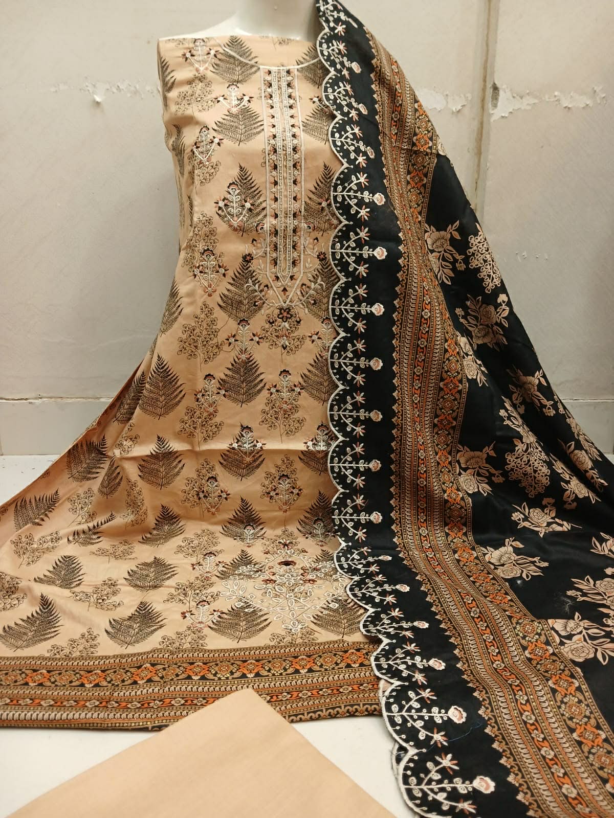 kastoori imbrided lawn suits